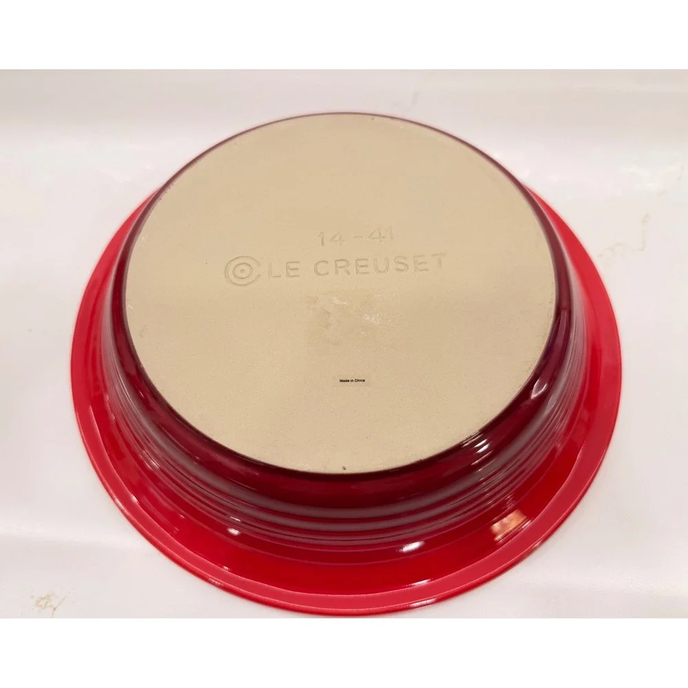 Le Creuset Stoneware Heritage Scalloped Pie Dish 9 Inch Cherry Red 14-41